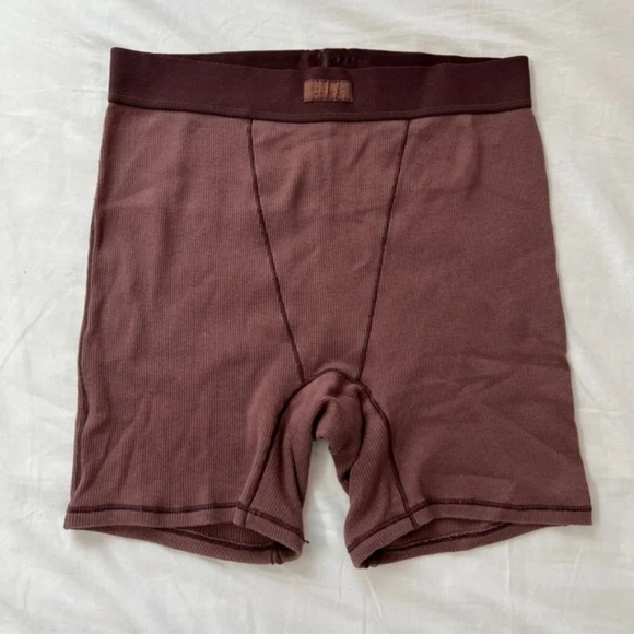 SKIMS Cotton Rib Boxers – Garnet (L) RARE! SOLD OUT! NWOT - Picture 1 of 7